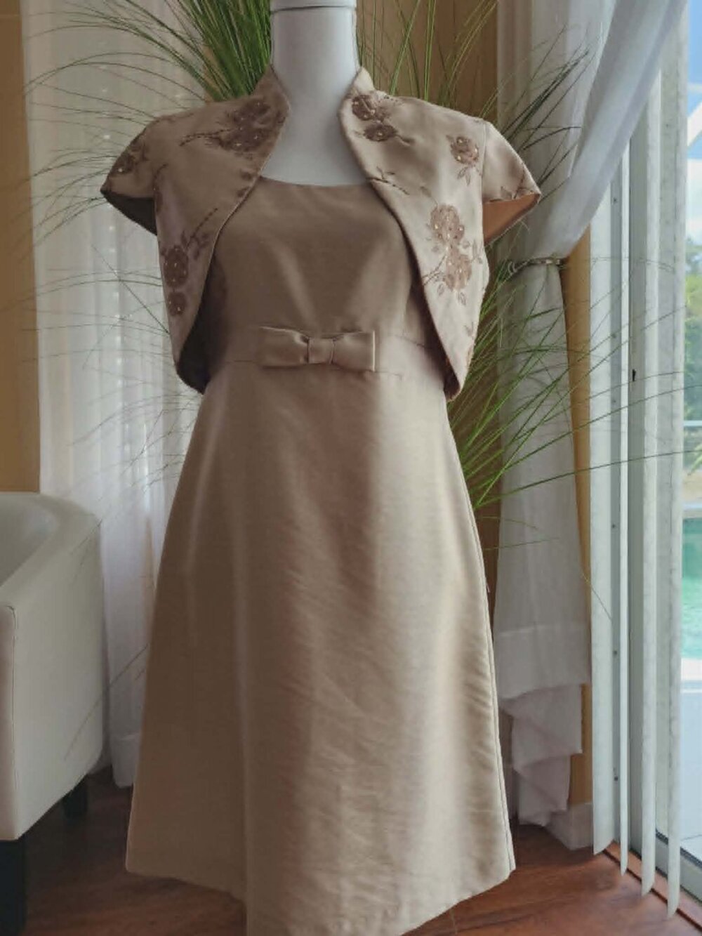 Jessica Howard Champagne 2-Piece Dress & Bolero Jacket Size 8